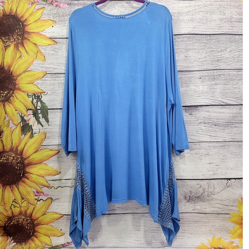 Araxa Blue Crochet Lace Detail Handkerchief Top Size 3X New With Tags!!! - Picture 7 of 7